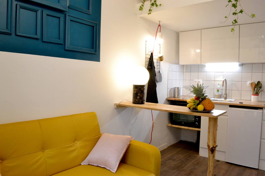 Café, thé, sucre et beurre pour le petit dejeuner