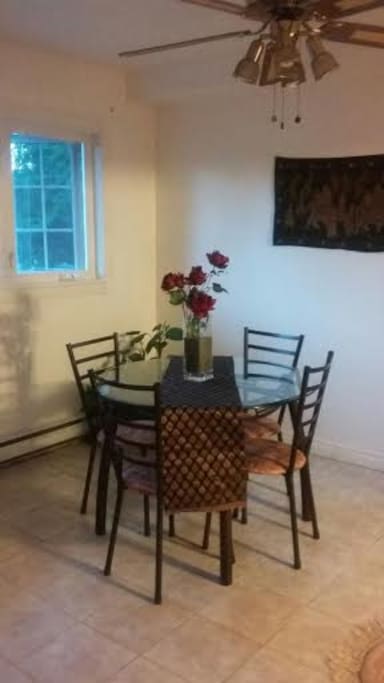 Cozy Dining room near Kitchen