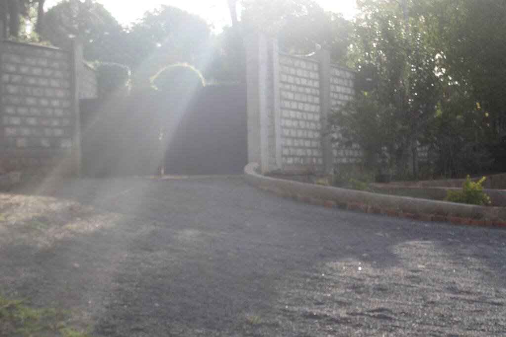 Gate