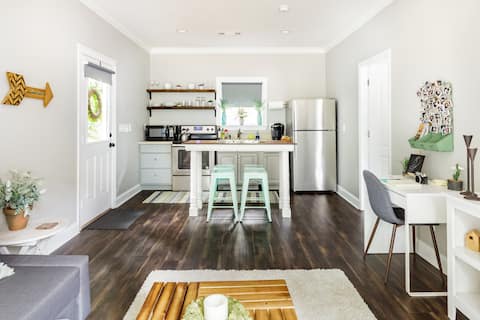 Cozy Detached Apartment in a Secluded Locale
