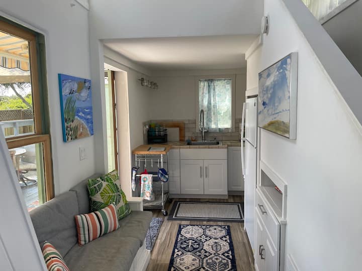 The Avo-cottage Awaits You :) - Carpinteria, CA