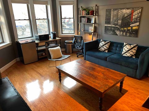 Urban Comfort in the Heart of Chicago