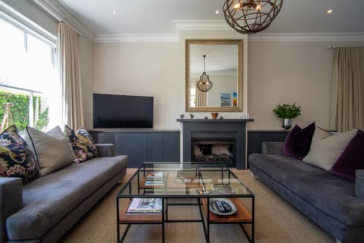 Luxury 4 bedrooms ensuite. Solar/Inverter + pool. gallery image 4