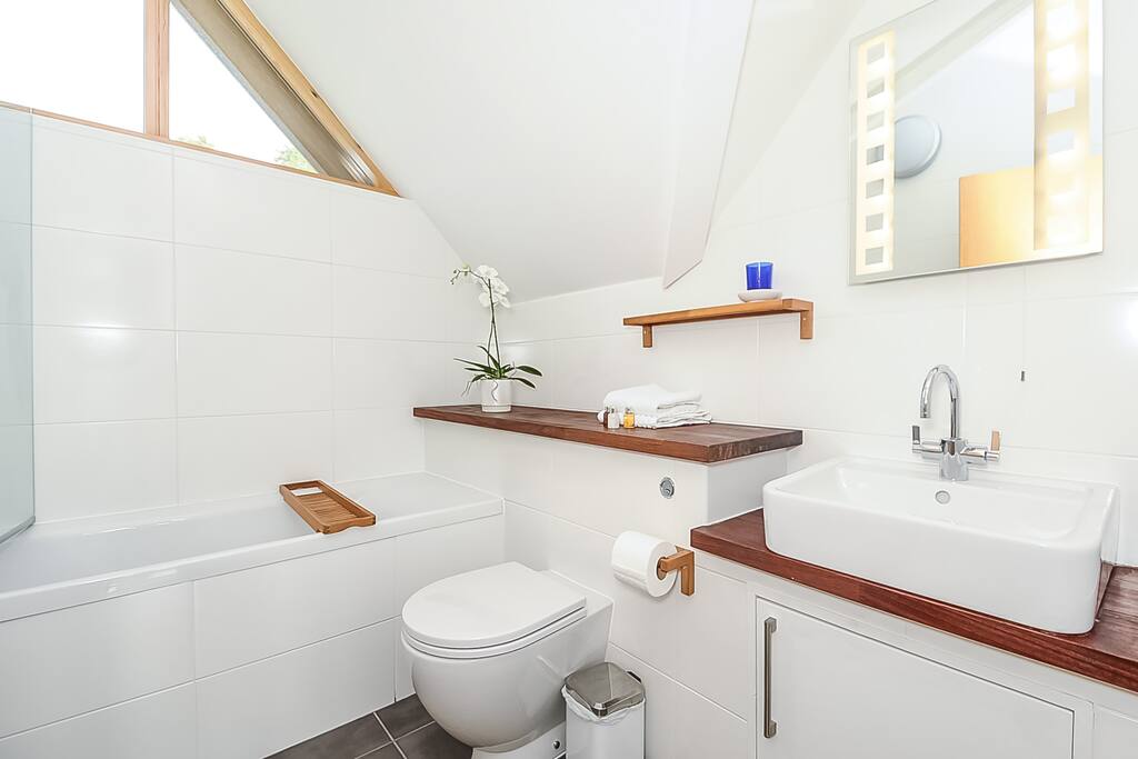Modern bathroom
