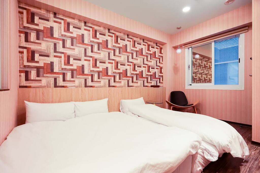3人房(一張雙人床+一單人床)
3 people room(one double bed+ one single bed)