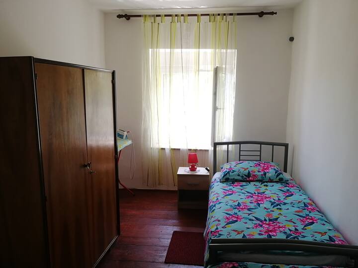 საძინებელი 2