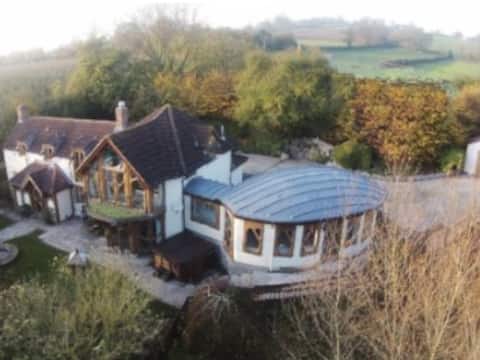 Fantasy in Glastonbury, with peace and seclusion