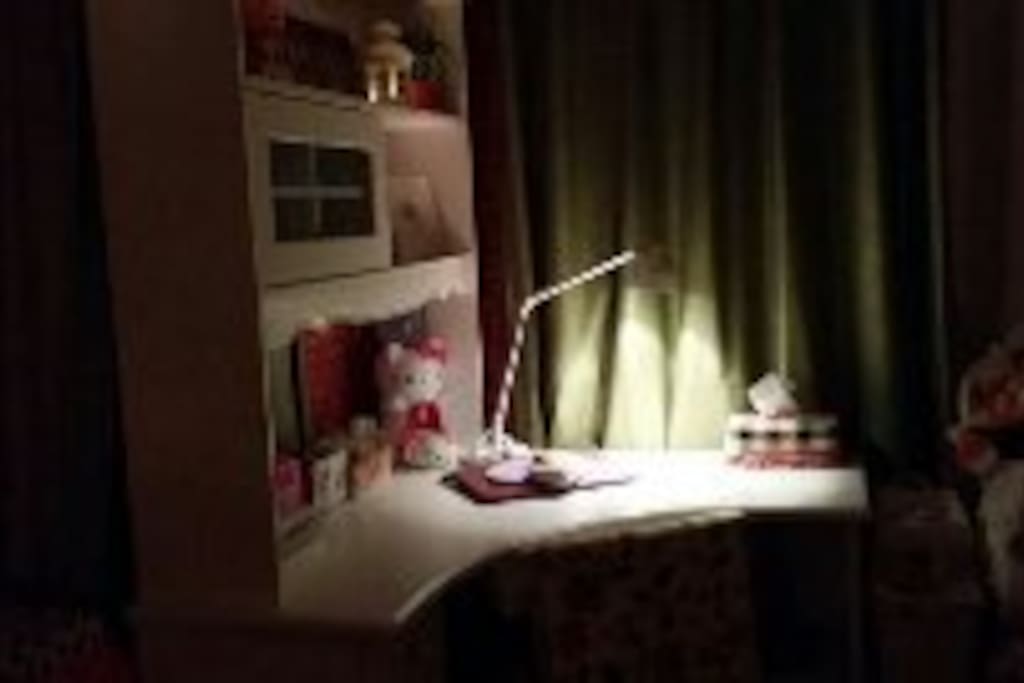 书桌
study table