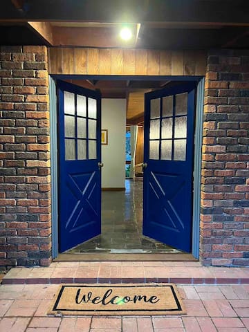 Charming Semi-Farm Escape with Spa in Cranbourne gallery image 2