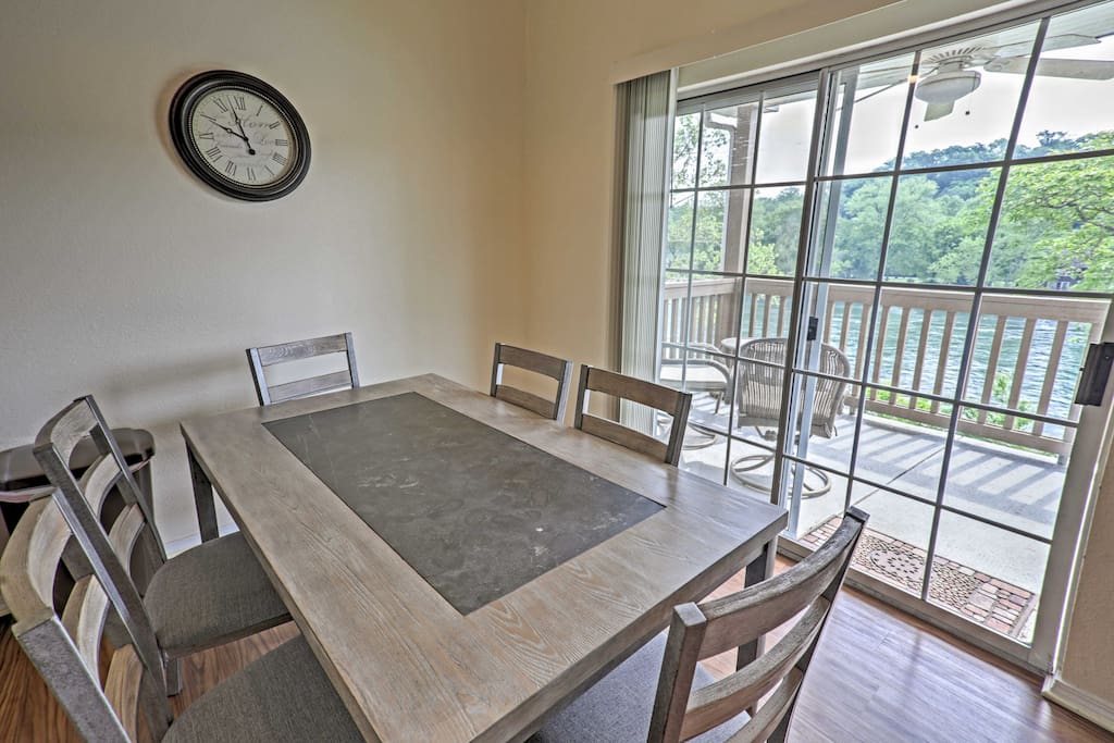 Share your home-cooked vacation dinners with lake views in the background.