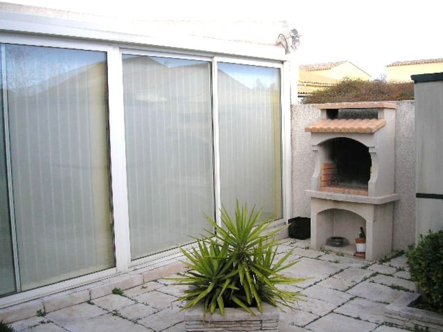 Terrasse avec barbecue