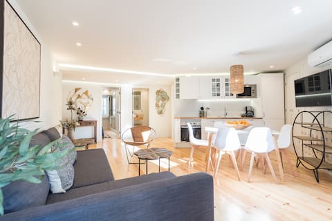 Alfama Cozy 2BR w/RiverView+AC - by LU Holidays