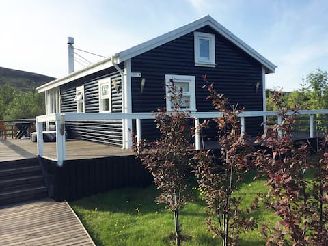 Designer bungalow close to the city