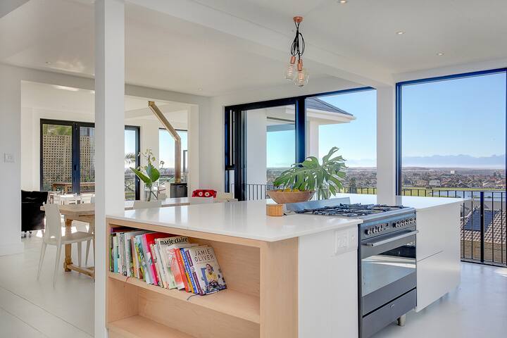 Muizenberg Villa gallery image 4