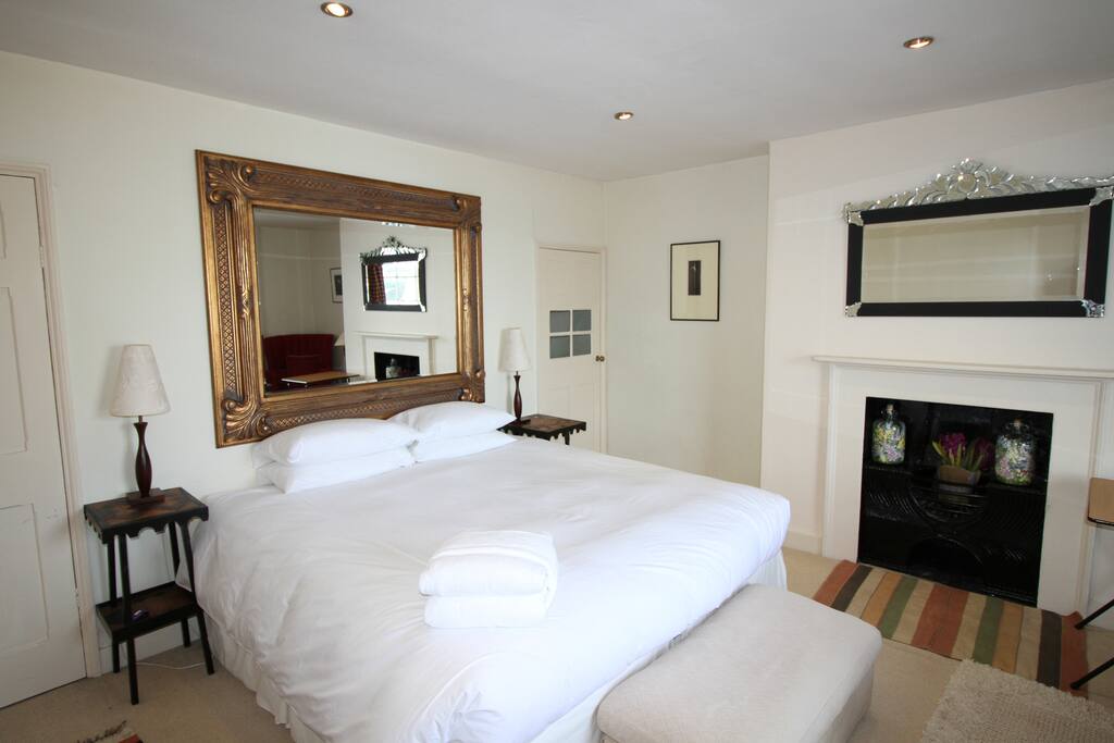 First floor bedroom which has sea views