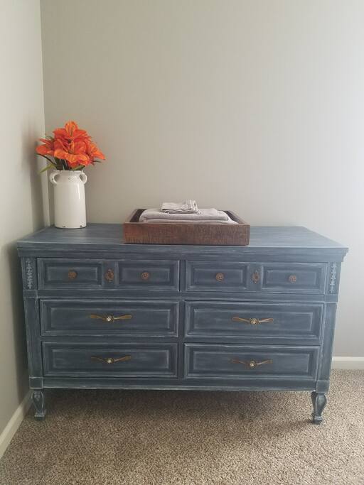 Dresser
