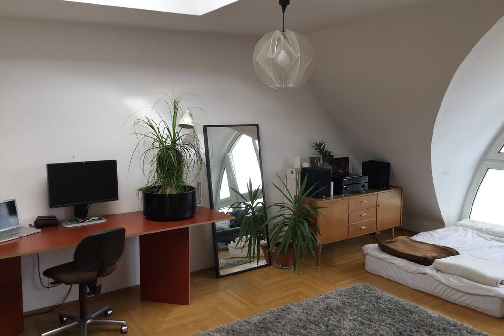 Desk and "Hifi-Rack"