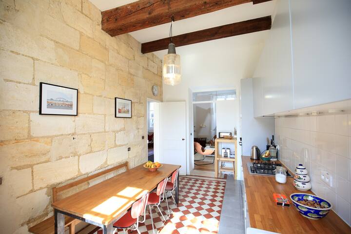 Grande maison familiale, centrale:jardin & piscine gallery image 5