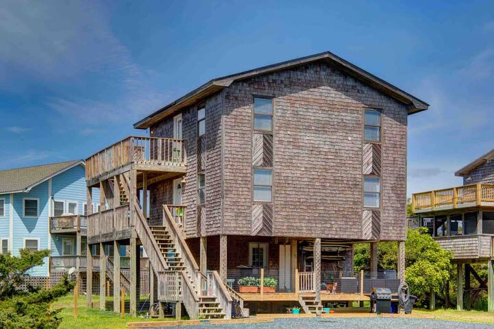 The Tarpon House #2 Pets OK, Walk to Beach