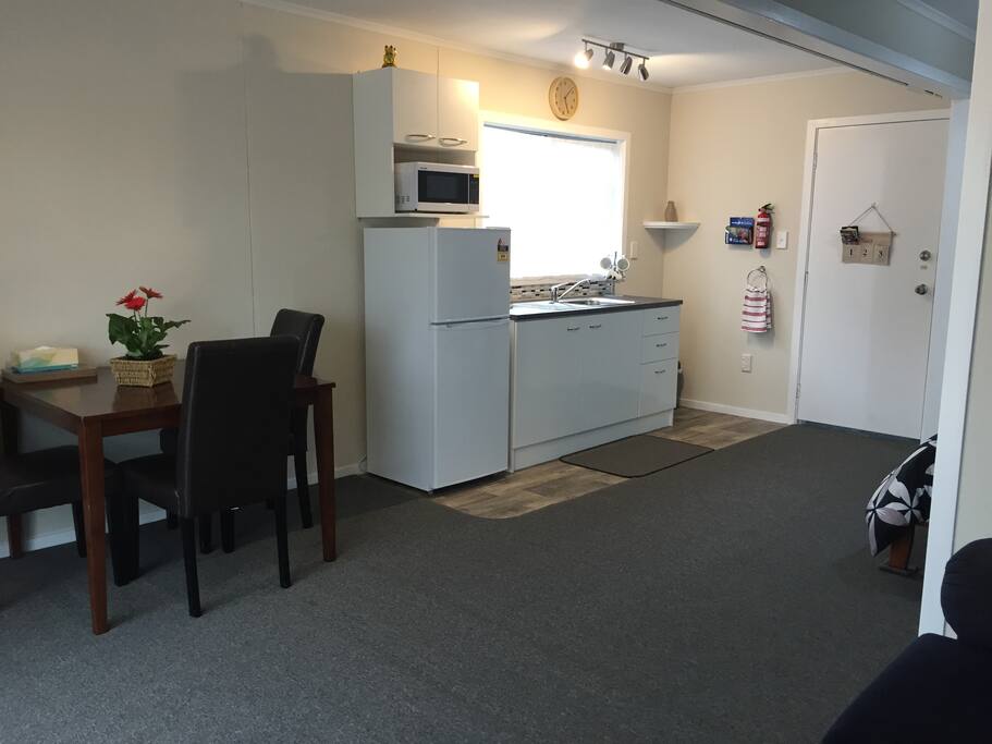 Dining & Kitchennette, no stove or ovens, only plug in’s (wok, bread press, toaster and jug)
