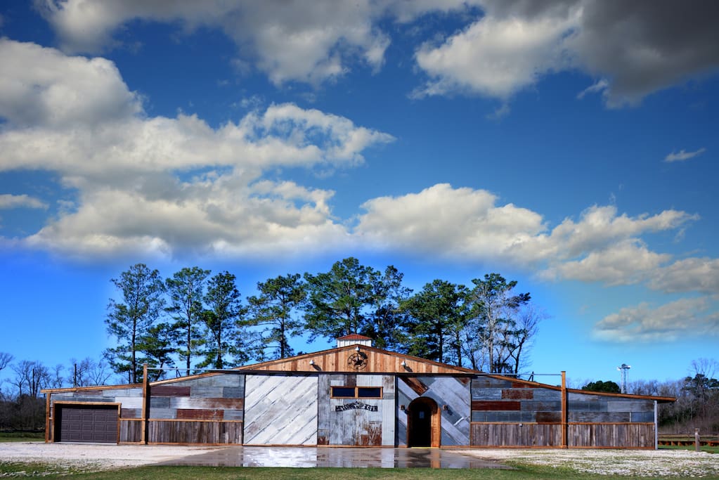 RUSTIC SPLENDOR