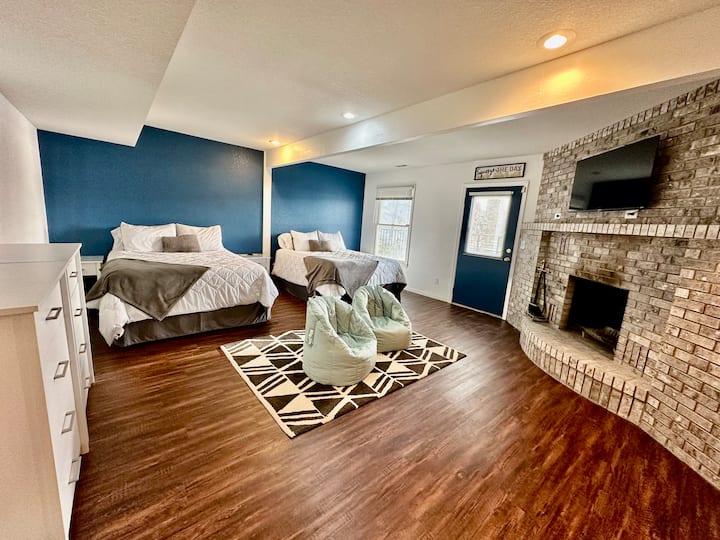 Spavaća soba s bračnim krevetom (180x200), šetnja do bazena