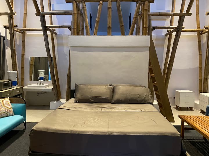 The casita features exposed Antipolo-sourced bamboo varieties (‘kawayan tinik’ and giant bamboo) to highlight the use of indigenous materials.

Even our bed sheets are made of 100% bamboo. 