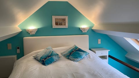 Super-equipped cozy studio, separate entrance, parking.