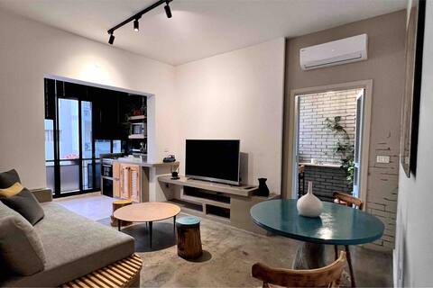 "Blue GEM" Powered 24/7
2BD apartment in Gemmayzeh