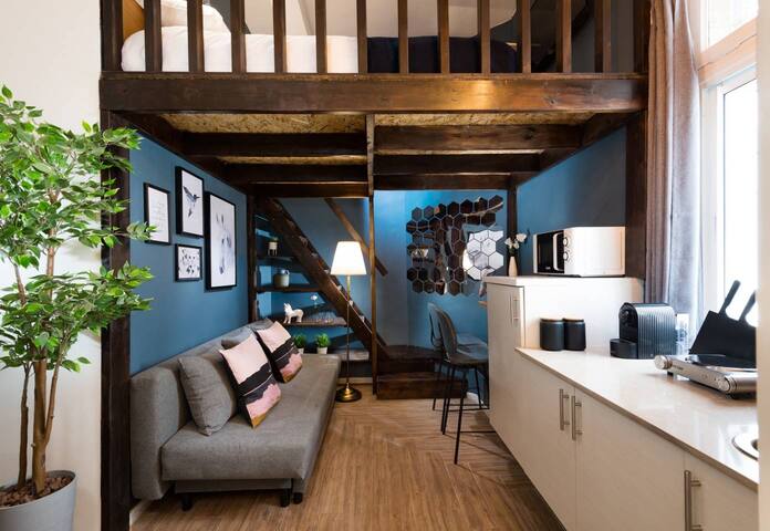 ♞Dreamy Space // Local Vibe // Sunny Balcony♞