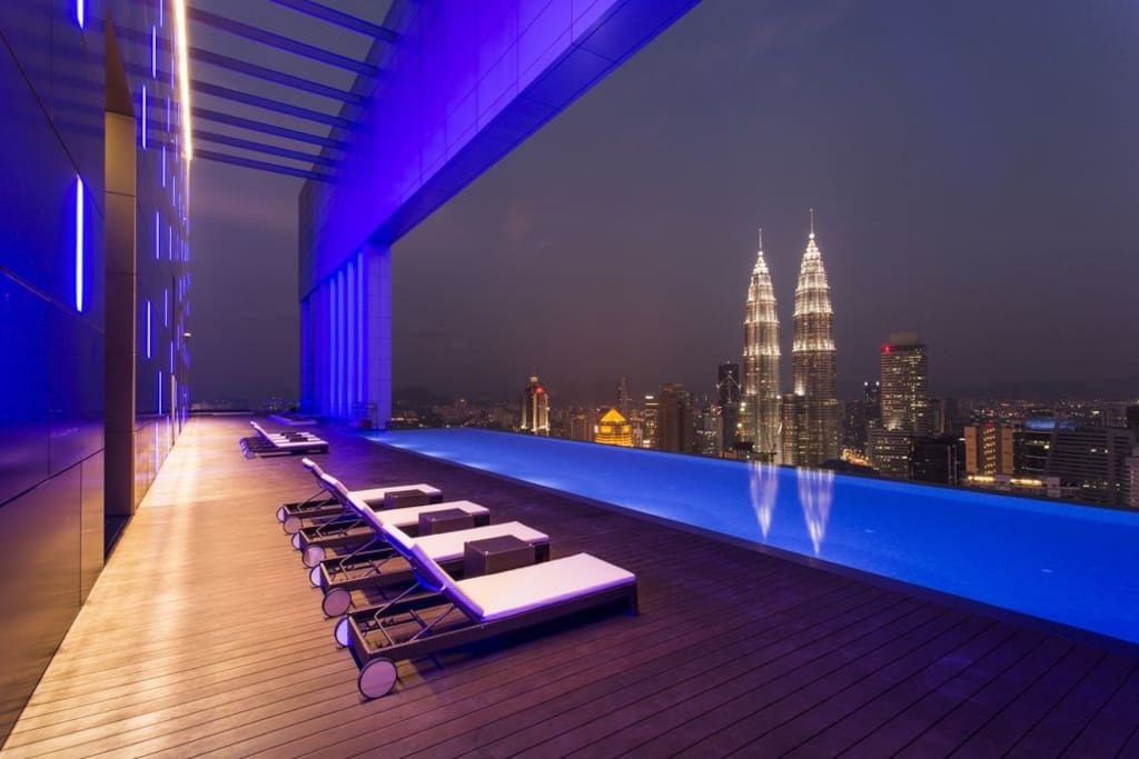 Night view Rooftop Pool