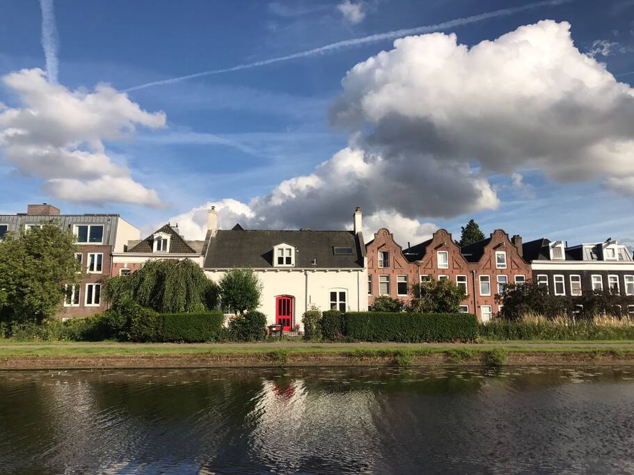 House with canalview