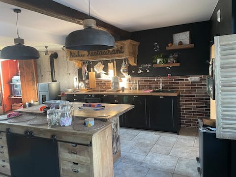 House – above-ground pool – 12p