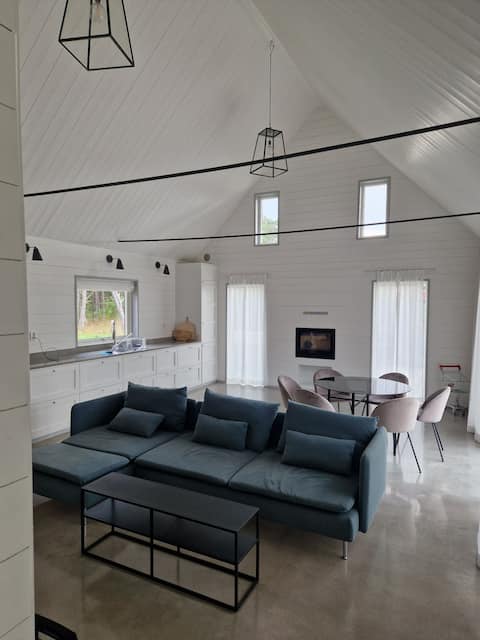 Fresh, spacious house