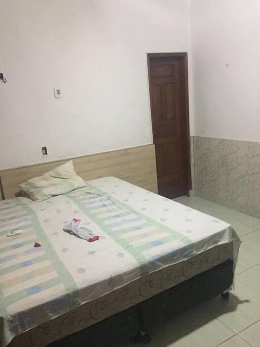 Quarto 2 - Ar condicionado e Escritorio