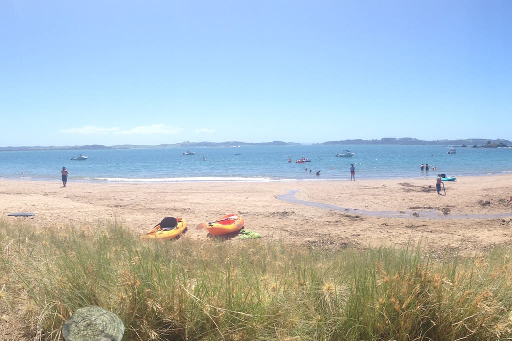 Tapeka Beach 2mins walk from house.