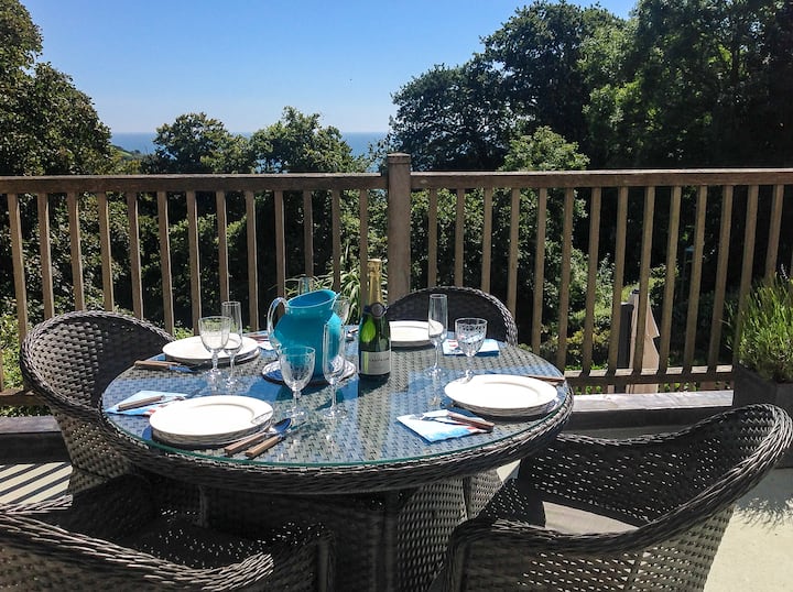 South Facing Balcony, Own Patio, On-site Parking - Salcombe