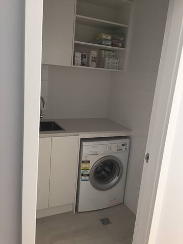 Family-friendly terrace in heart of Woollahra gallery image 5