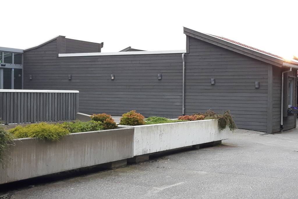 Leilighet på gateplan
