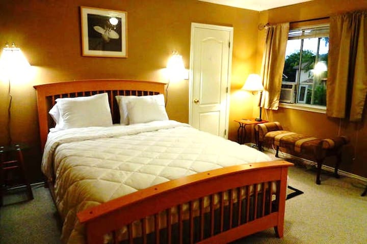 TopFloorView/Business/SeaWorld/SixFlags/Riverwalk