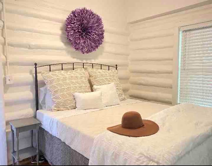 Bedroom 1: Queen size bed with VERY thick memory foam mattress.