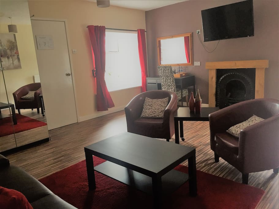 Marine suite living room