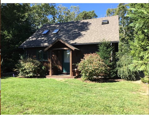 Top performing Airbnb: Sweet little post and beam in Oak Bluffs