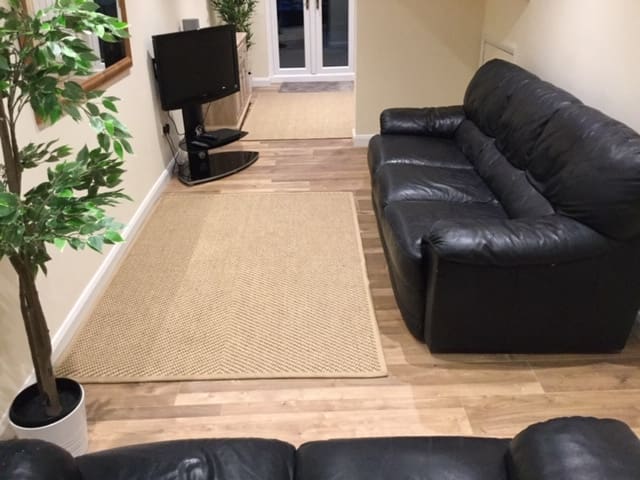 Tower Bridge location. 4 Storey Town house