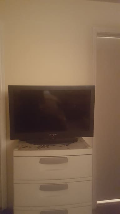 Flat screen tv free wifi just request for use