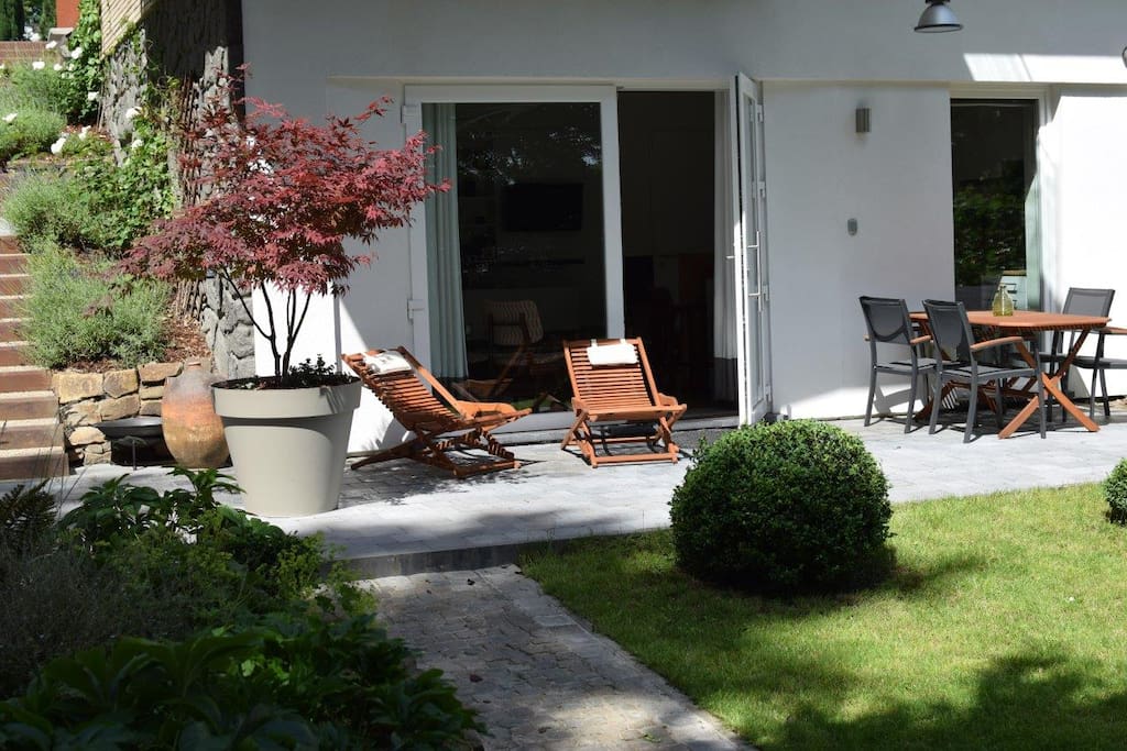 Garden & terrace