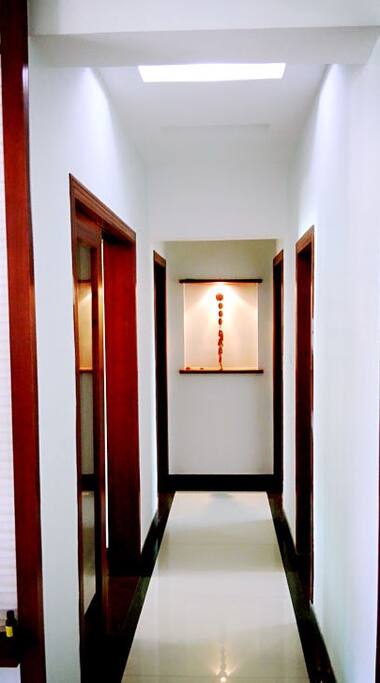 通向卧室走廊