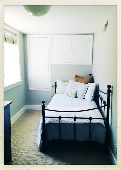 Daybed in the second bedroom. Take note, that this room is accessed through the Master, although it has a door to close for privacy.