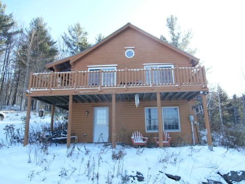 Captain Tom's Cabin - Secluded Vermont Getaway