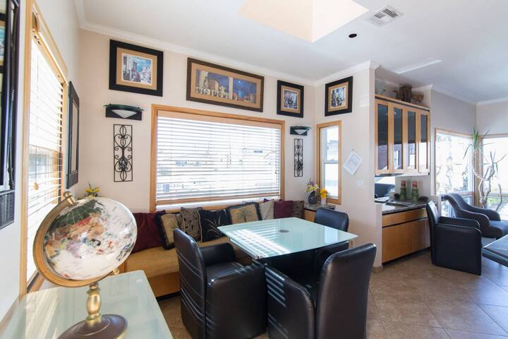 6 Bedroom Water View Home – South Mission Beach gallery image 3